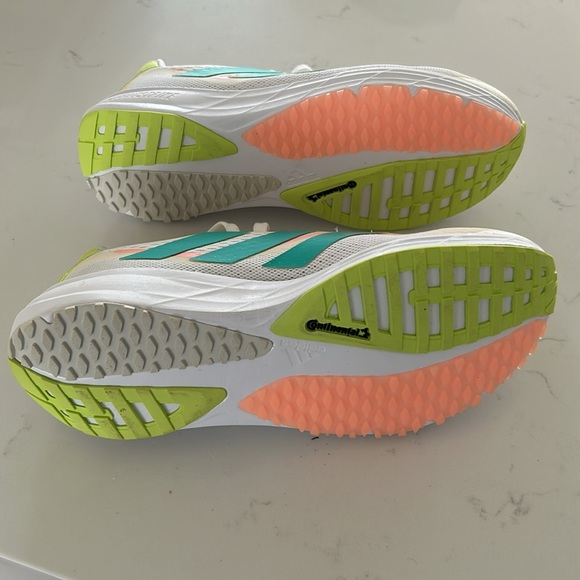 BRAND NEW adidas runners - Picture 3 of 3